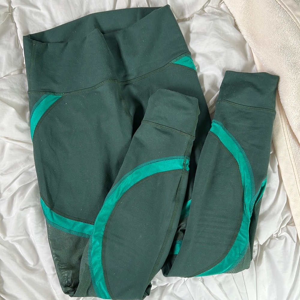 Fabletics green powerhold leggings!